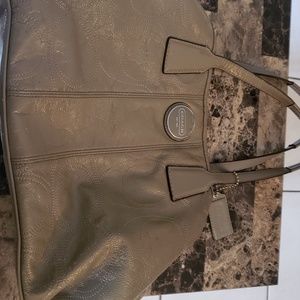 Coach Carryall Satchel bag w/ signature kiss lock.